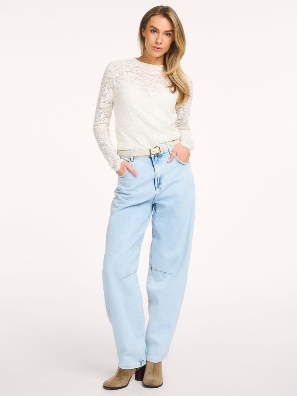 Ontdek de Illusion mid waist barrel fit jeans van Aaiko in de kleur Lichtblauw bij Orangebag. Op werkdagen voor 21:45 besteld, morgen in huis.