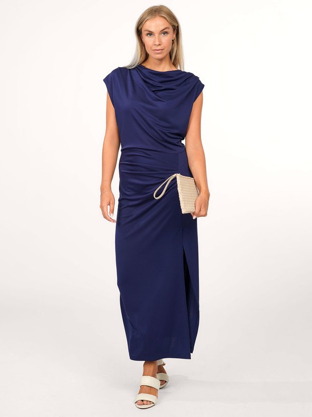 Ontdek de Jett modalmix jersey jurk met split van Dante 6 in de kleur donkerblauw bij Orangebag. Op werkdagen voor 21:45 besteld, morgen in huis.