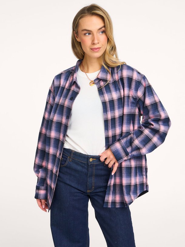 Ontdek de Signe viscosemix geruite blouse van Lollys Laundry in de kleur Roze bij Orangebag. Op werkdagen voor 21:45 besteld, morgen in huis.