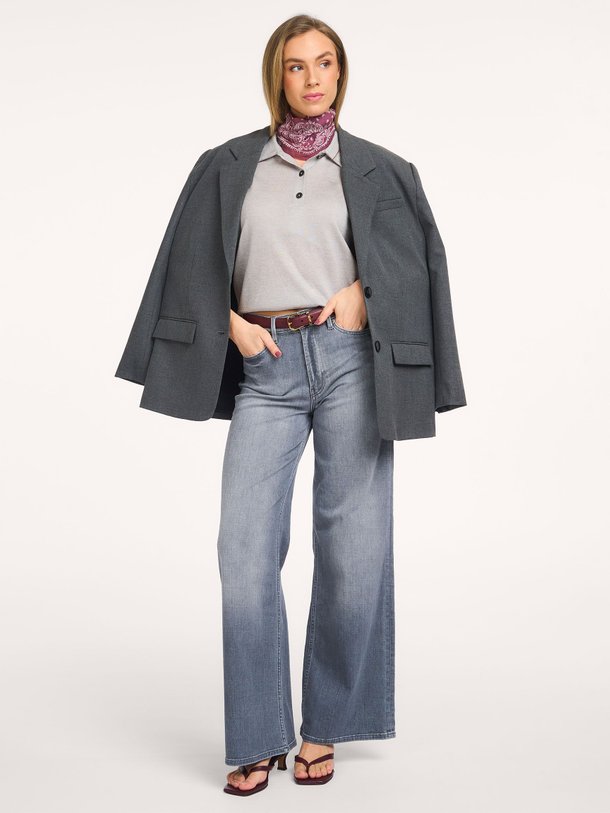 Ontdek de Miku high waist loose fit super stretch jeans van Denham in de kleur Grijs bij Orangebag. Op werkdagen voor 21:45 besteld, morgen in huis.