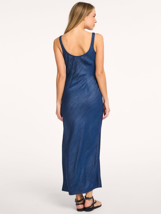 Ontdek de Sasunna denim maxi jurk van Samsoe Samsoe in de kleur Donkerblauw bij Orangebag. Op werkdagen voor 21:45 besteld, morgen in huis.