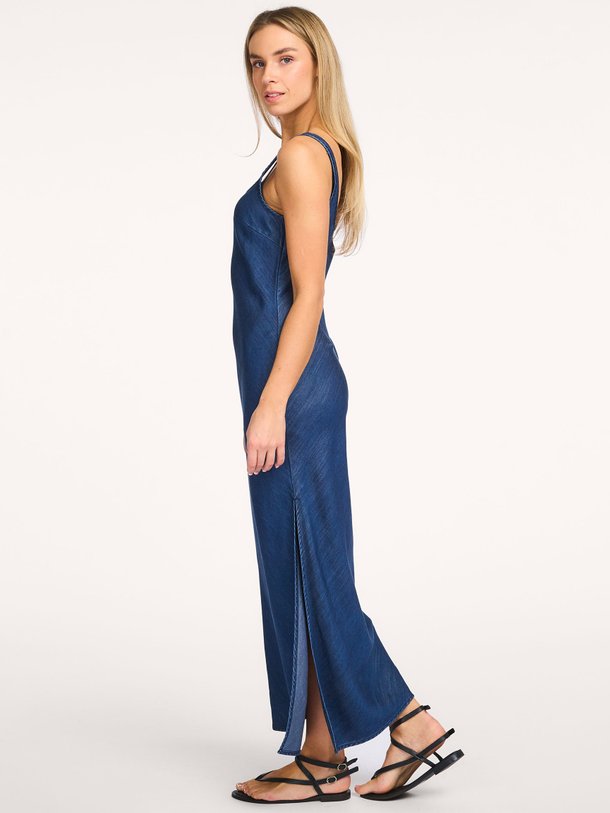 Ontdek de Sasunna denim maxi jurk van Samsoe Samsoe in de kleur Donkerblauw bij Orangebag. Op werkdagen voor 21:45 besteld, morgen in huis.
