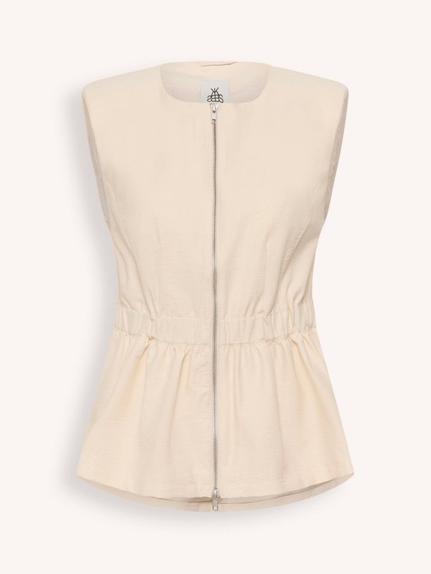 Ontdek de Emery, katoenmix gilet van Karen By Simonsen bij Orangebag. Op werkdagen voor 21:45 besteld, morgen in huis.