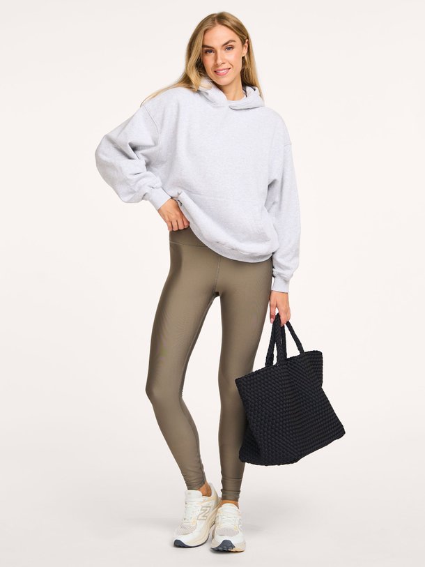 Ontdek de Active jersey sport legging van Colorful Standard in de kleur olijfgroen bij Orangebag. Op werkdagen voor 21:45 besteld, morgen in huis.