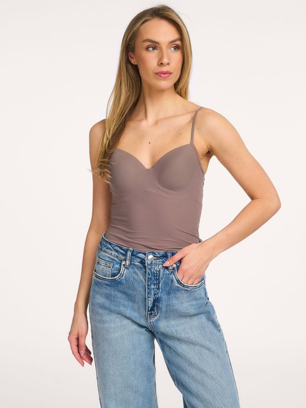 Ontdek de Camisole jersey top met voorgevormde beha van Hanro in de kleur Taupe bij Orangebag. Op werkdagen voor 21:45 besteld, morgen in huis.