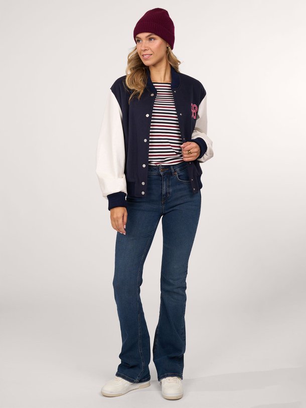 Ontdek de xBarbie wolmix bomberjack van Roseanna in de kleur donkerblauw bij Orangebag. Op werkdagen voor 21:45 besteld, morgen in huis.