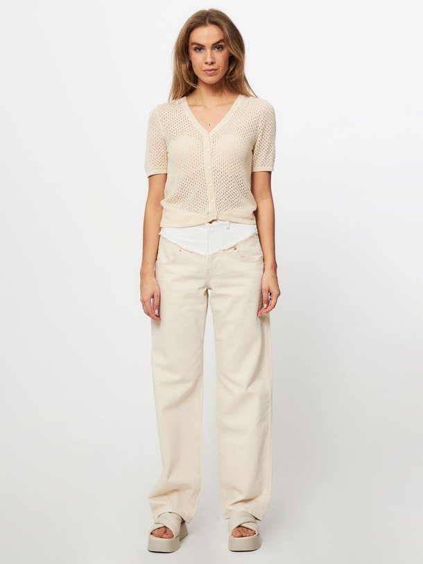 Ontdek de Iggy viscosemix gebreid opengewerkt vest van Modstrom in de kleur zand bij Orangebag. Op werkdagen voor 21:45 besteld, morgen in huis.