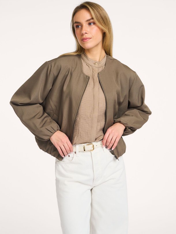 Ontdek de Luna geweven jasje van Co'Couture in de kleur Bruin bij Orangebag. Op werkdagen voor 21:45 besteld, morgen in huis.