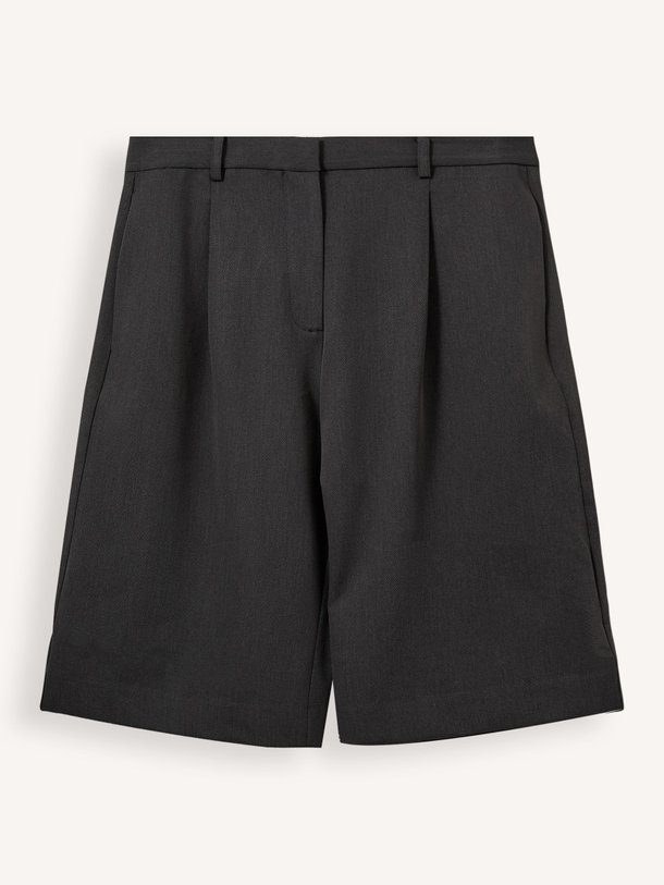 Ontdek de Elsa rayonmix bermuda short van Sofie Schnoor in de kleur Donkergrijs bij Orangebag. Op werkdagen voor 21:45 besteld, morgen in huis.