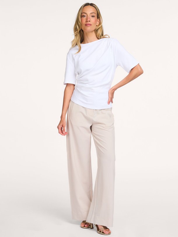 Ontdek de Blanca viscosemix broek van Second Female in de kleur Crème bij Orangebag. Op werkdagen voor 21:45 besteld, morgen in huis.