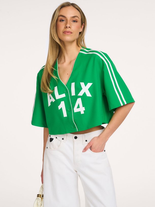 Ontdek de ladies woven cropped baseball shirt van Alix The Label bij Orangebag. Op werkdagen voor 21:45 besteld, morgen in huis.