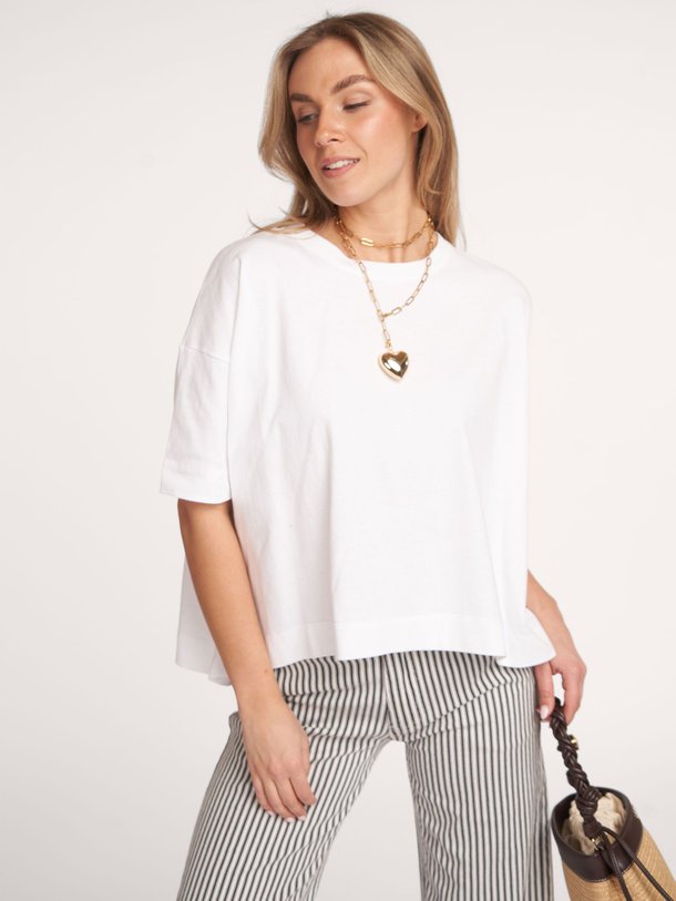 Ontdek de Collin katoenen top van Ruby Tuesday in de kleur wit bij Orangebag. Op werkdagen voor 21:45 besteld, morgen in huis.