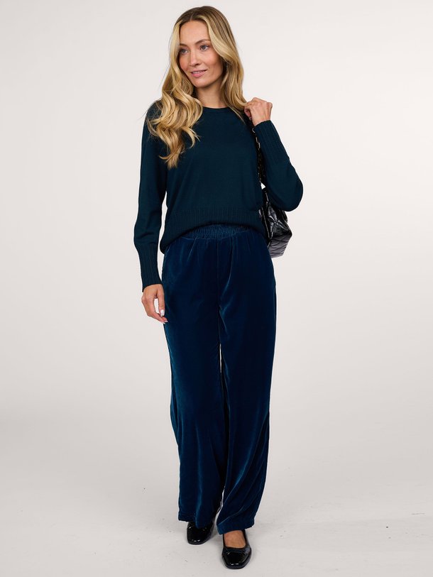 Ontdek de Zacoa velourse wijde broek van La Fee Maraboutee in de kleur petrol bij Orangebag. Op werkdagen voor 21:45 besteld, morgen in huis.