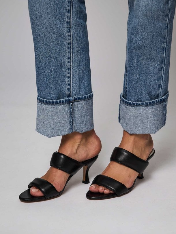 Ontdek de Seema lederen muiltjes van Silver Grace in de kleur zwart bij Orangebag. Op werkdagen voor 21:45 besteld, morgen in huis.