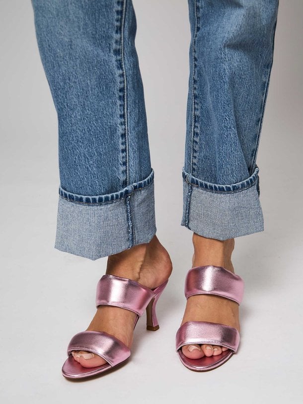 Ontdek de Seema lederen metallic muiltjes van Silver Grace in de kleur roze bij Orangebag. Op werkdagen voor 21:45 besteld, morgen in huis.