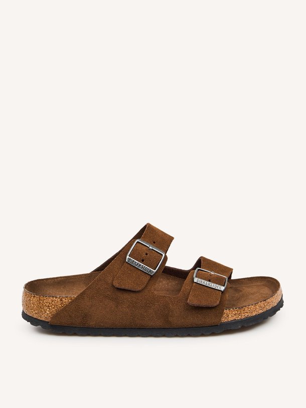Ontdek de Arizona suède big buckle slippers van Birkenstock in de kleur Donkerbruin bij Orangebag. Op werkdagen voor 21:45 besteld, morgen in huis.