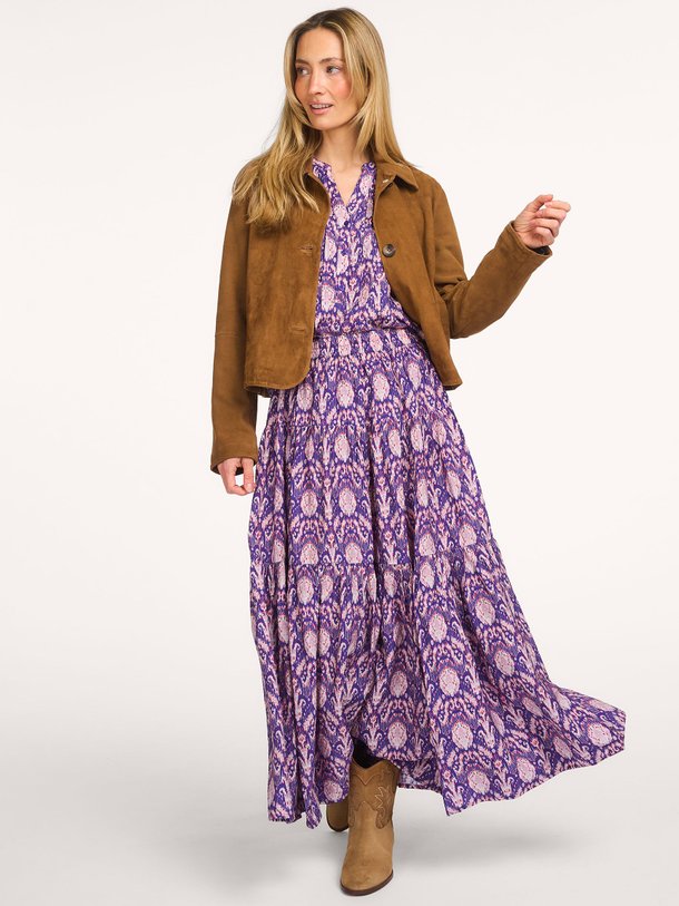 Ontdek de Sunset viscosemix maxi rok met print van Lollys Laundry in de kleur Paars bij Orangebag. Op werkdagen voor 21:45 besteld, morgen in huis.