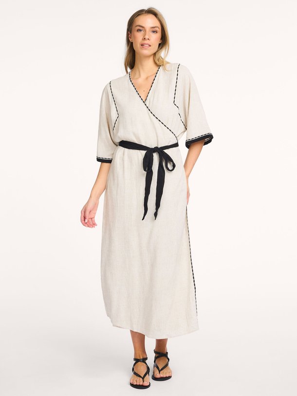 Ontdek de Maui viscose/linnenmix overslag jurk van Knit-ted in de kleur Ecru bij Orangebag. Op werkdagen voor 21:45 besteld, morgen in huis.