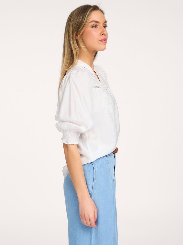 Ontdek de Callum geweven blouse van Co'Couture in de kleur Wit bij Orangebag. Op werkdagen voor 21:45 besteld, morgen in huis.