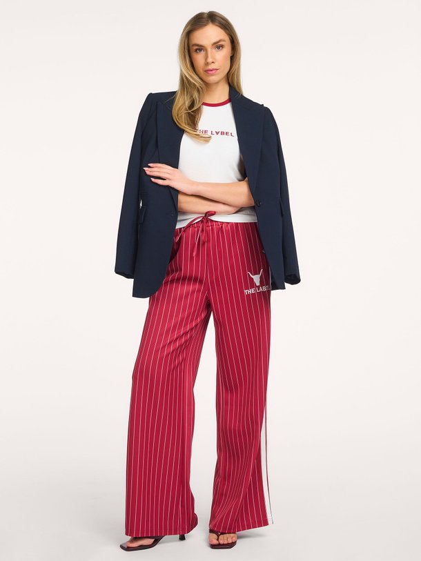 Ontdek de Geweven track broek met krijtstreep van Alix The Label in de kleur Rood bij Orangebag. Op werkdagen voor 21:45 besteld, morgen in huis.