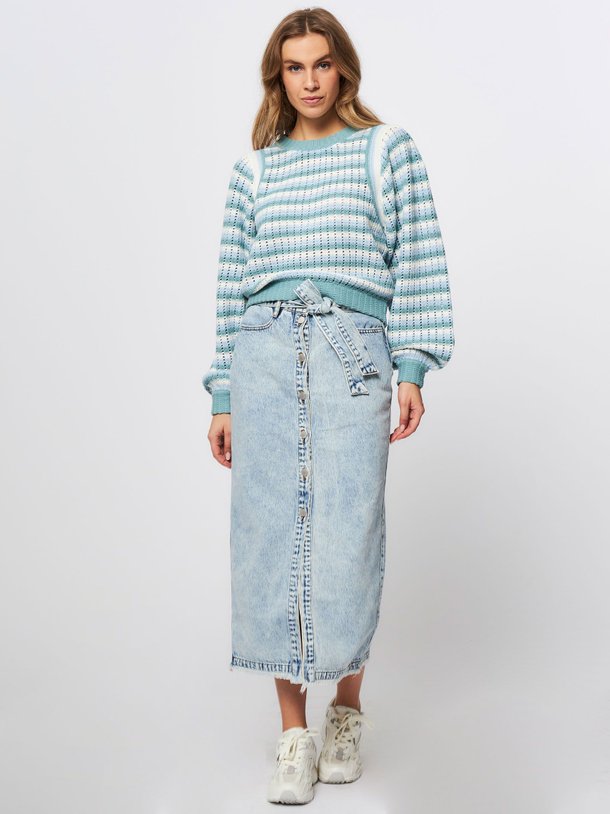 Ontdek de Sidney denim doorknoop rok van Freebird in de kleur blauw bij Orangebag. Op werkdagen voor 21:45 besteld, morgen in huis.