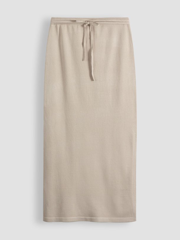 Ontdek de Aya viscosemix rok van Gestuz in de kleur zand bij Orangebag. Op werkdagen voor 21:45 besteld, morgen in huis.