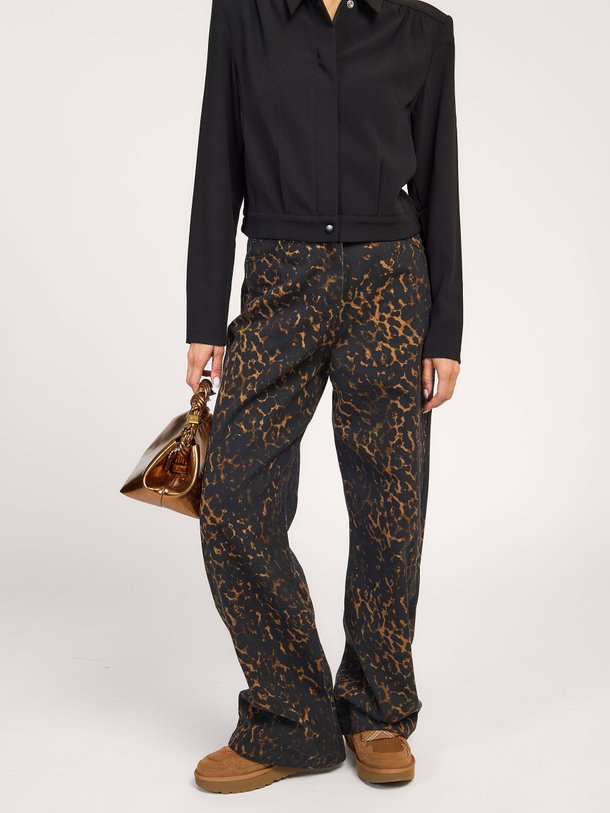 Ontdek de Agnes high waist straight fit leopard jeans van Studio AR in de kleur bruin bij Orangebag. Op werkdagen voor 21:45 besteld, morgen in huis.