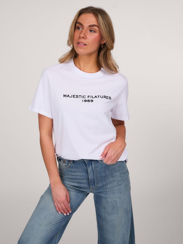 Ontdek de M250 Katoenen logo T-shirt van Majestic Filatures in de kleur wit bij Orangebag. Op werkdagen voor 21:45 besteld, morgen in huis.