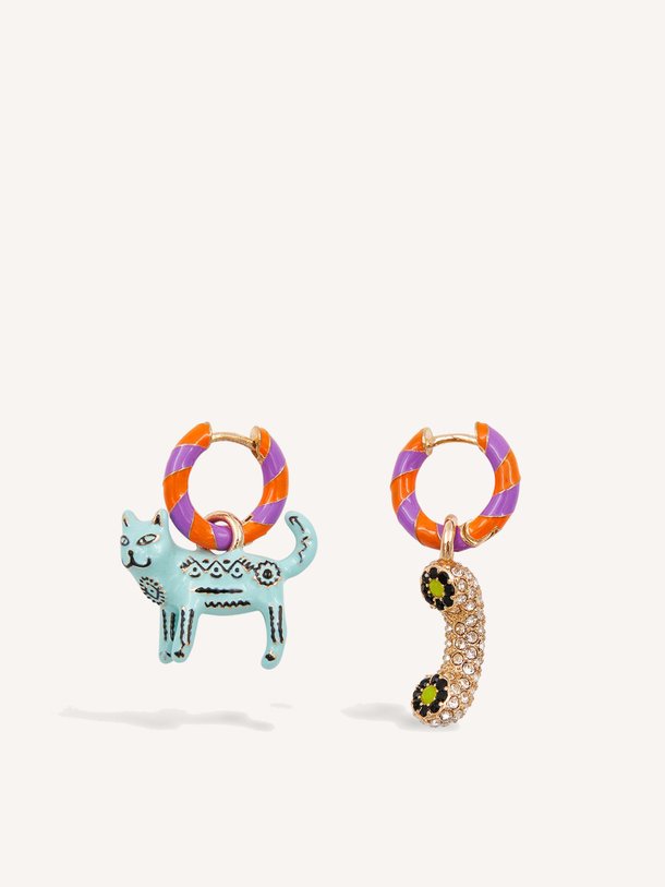 Ontdek de Jocat vergulde oorbellen met hanger van Essentiel Antwerp in de kleur Oranje bij Orangebag. Op werkdagen voor 21:45 besteld, morgen in huis.