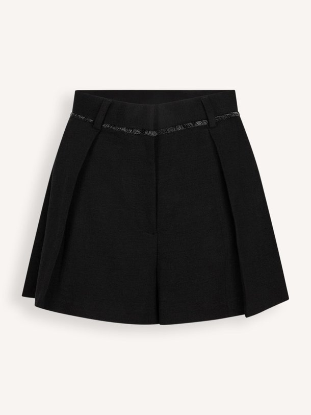Ontdek de Pariss viscosemix short van Ruby Tuesday in de kleur Zwart bij Orangebag. Op werkdagen voor 21:45 besteld, morgen in huis.