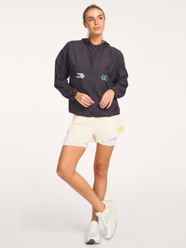 Ontdek de Dyffow geweven sport shorts van American Vintage in de kleur Lichtgeel bij Orangebag. Op werkdagen voor 21:45 besteld, morgen in huis.