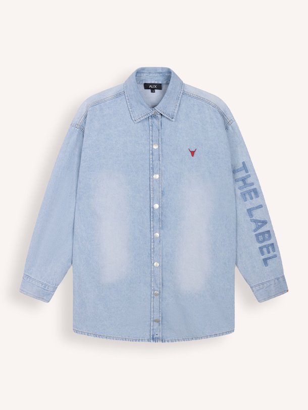Ontdek de Denim oversized blouse van Alix The Label in de kleur Lichtblauw bij Orangebag. Op werkdagen voor 21:45 besteld, morgen in huis.