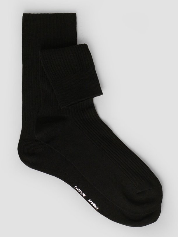 Ontdek de Hanse duurzame katoenmix sokken van Samsoe Samsoe in de kleur zwart bij Orangebag. Op werkdagen voor 21:45 besteld, morgen in huis.