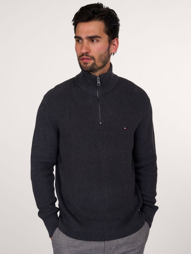 Ontdek de Katoenen rib trui van Tommy Hilfiger in de kleur donkergrijs bij Orangebag. Op werkdagen voor 21:45 besteld, morgen in huis.