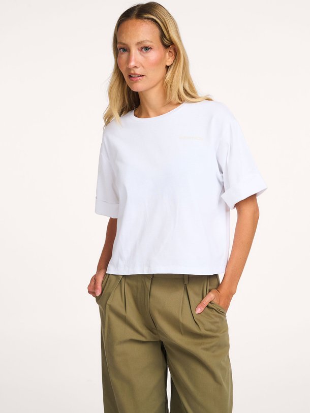 Ontdek de Pataya organic cotton T-shirt van Modstrom in de kleur Wit bij Orangebag. Op werkdagen voor 21:45 besteld, morgen in huis.