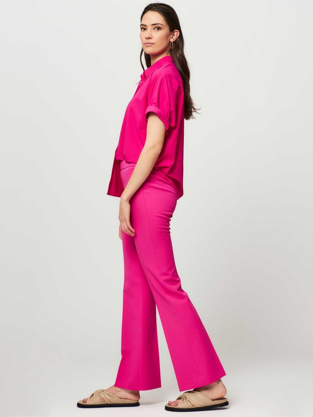 Ontdek de viscosemix flared fit broek van Trvl Drss in de kleur fuchsia bij Orangebag. Op werkdagen voor 21:45 besteld, morgen in huis.