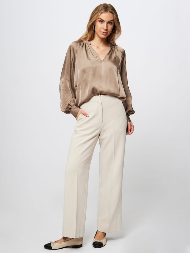 Ontdek de Noma viscose top van Second Female in de kleur taupe bij Orangebag. Op werkdagen voor 21:45 besteld, morgen in huis.