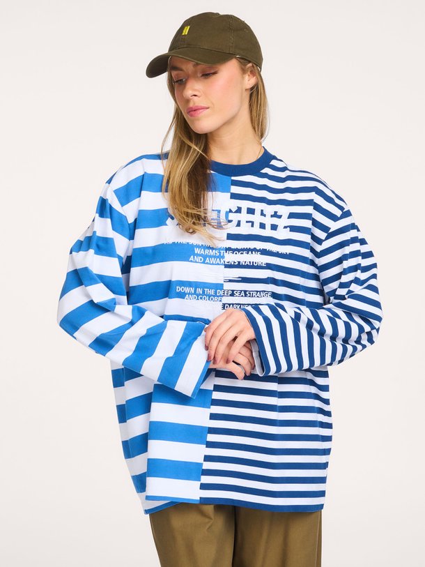 Ontdek de Tacito katoenen gestreepte longsleeve van Stieglitz in de kleur Blauw bij Orangebag. Op werkdagen voor 21:45 besteld, morgen in huis.