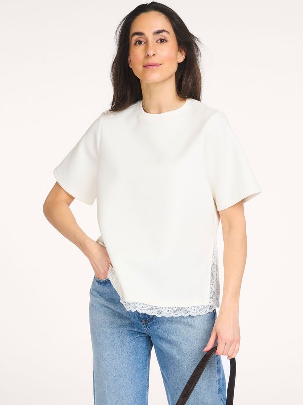 Ontdek de Evi viscosemix T-shirt met kant van Co'Couture in de kleur Wit bij Orangebag. Op werkdagen voor 21:45 besteld, morgen in huis.