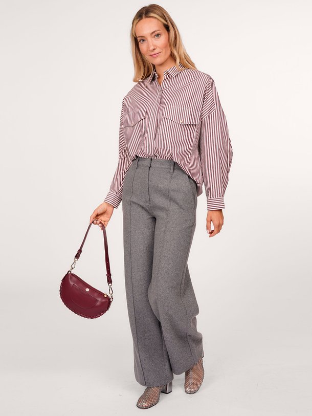 Ontdek de Vall wolmix gemêleerde pantalon van Second Female in de kleur grijs bij Orangebag. Op werkdagen voor 21:45 besteld, morgen in huis.