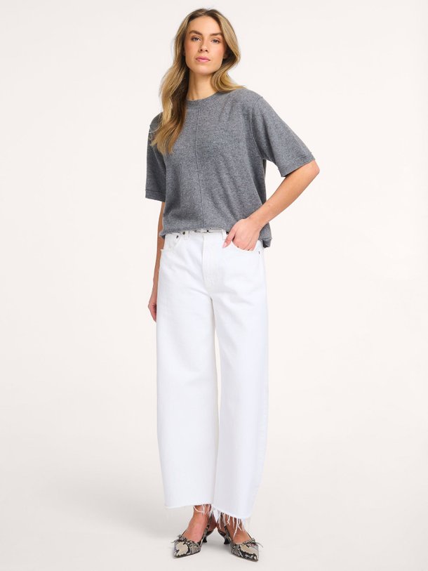 Ontdek de Low curve loose fit cropped non-stretch jeans van Agolde in de kleur Off-white bij Orangebag. Op werkdagen voor 21:45 besteld, morgen in huis.