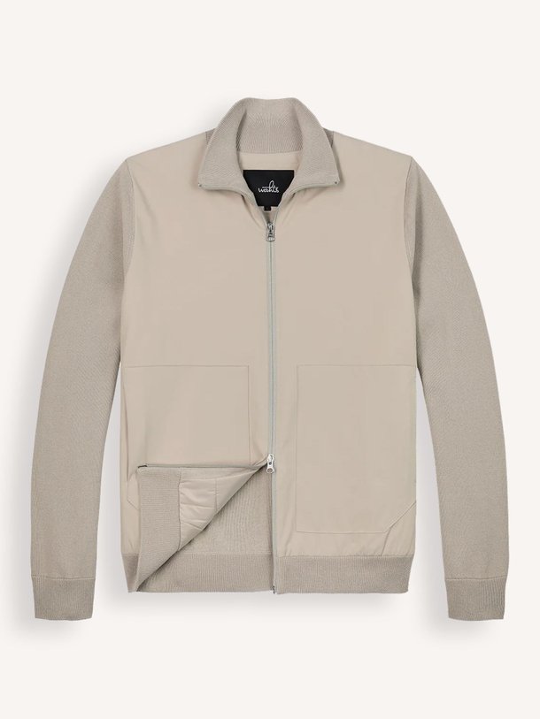 Ontdek de Dawson katoenen vest van Wahts in de kleur zand bij Orangebag. Op werkdagen voor 21:45 besteld, morgen in huis.