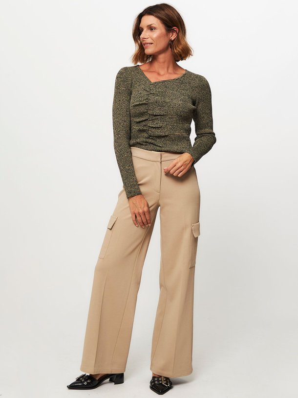 Ontdek de Inessa katoenmix cargo broek van Notes du Nord in de kleur zand bij Orangebag. Op werkdagen voor 21:45 besteld, morgen in huis.