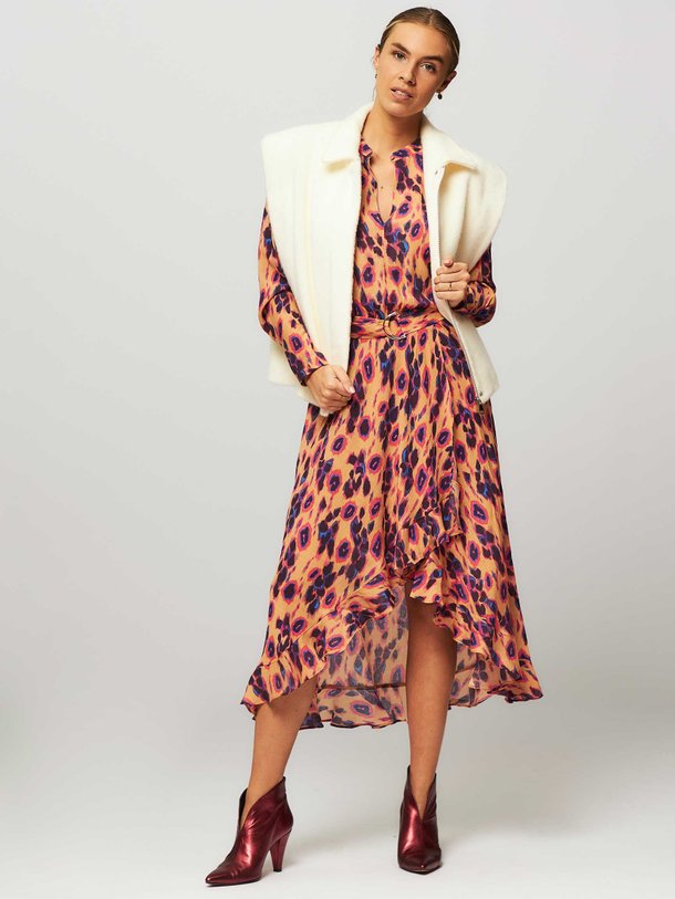 Ontdek de Damé viscosemix jurk met print van Dante 6 in de kleur camel bij Orangebag. Op werkdagen voor 21:45 besteld, morgen in huis.