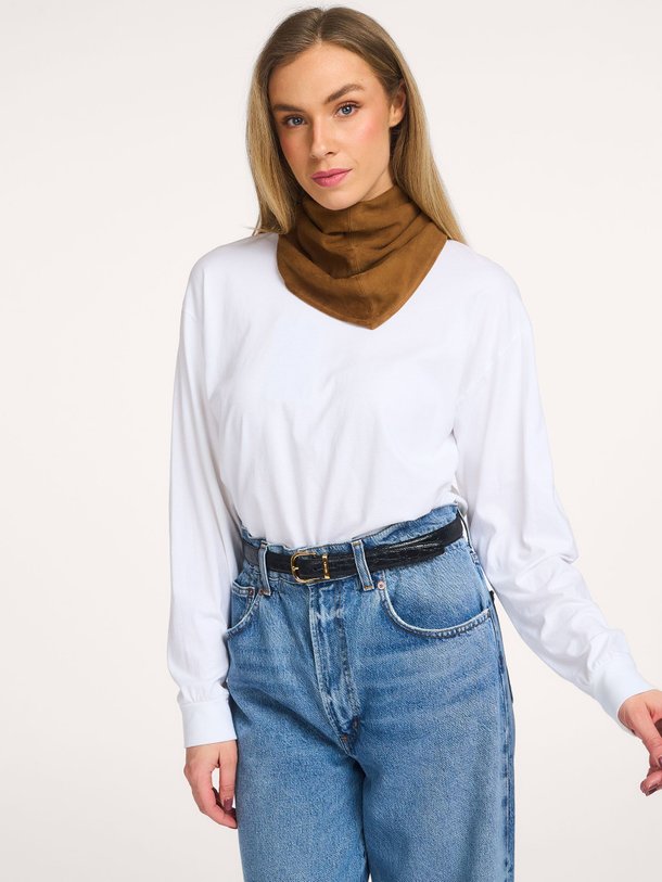 Ontdek de Evy suède sjaal van Alter Ego in de kleur Cognac bij Orangebag. Op werkdagen voor 21:45 besteld, morgen in huis.