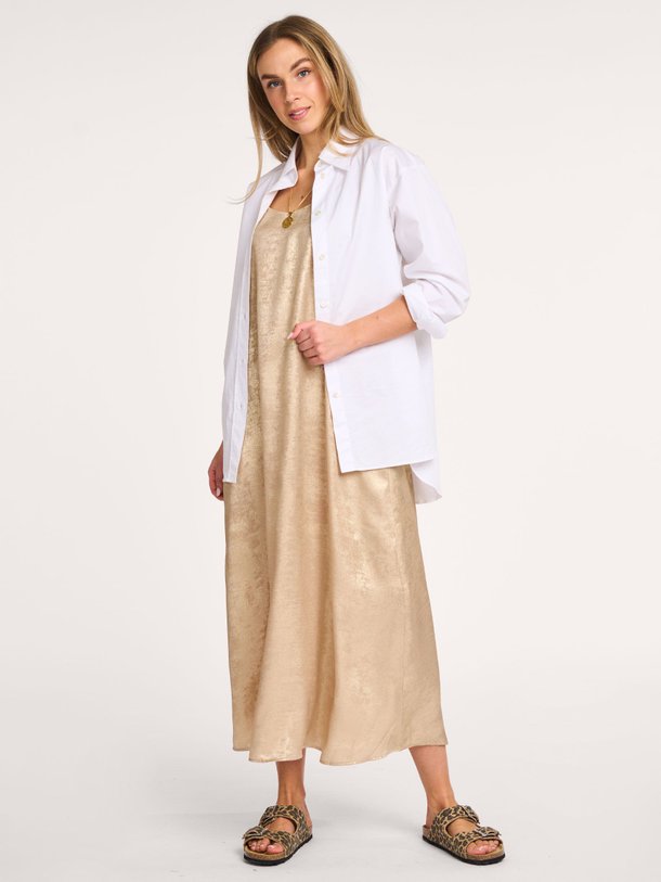 Ontdek de Bibi geweven metallic maxi jurk van Knit-ted in de kleur goudkleur bij Orangebag. Op werkdagen voor 21:45 besteld, morgen in huis.