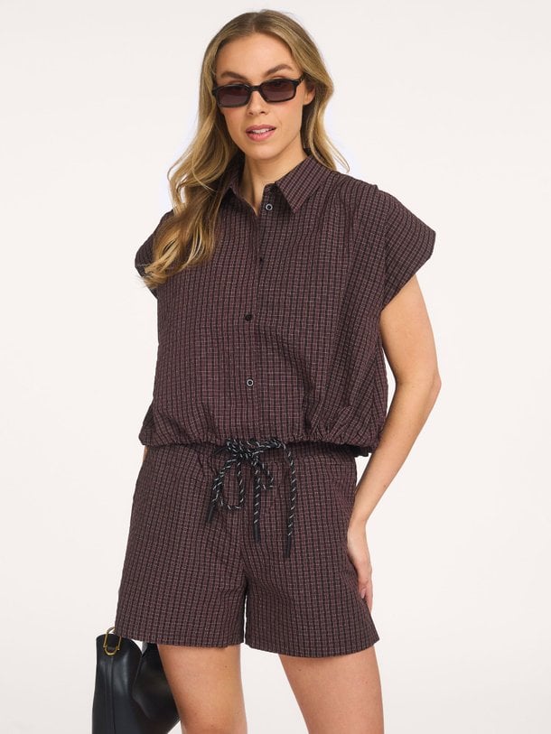 Ontdek de Edith Shorts van Karen By Simonsen bij Orangebag. Op werkdagen voor 21:45 besteld, morgen in huis.