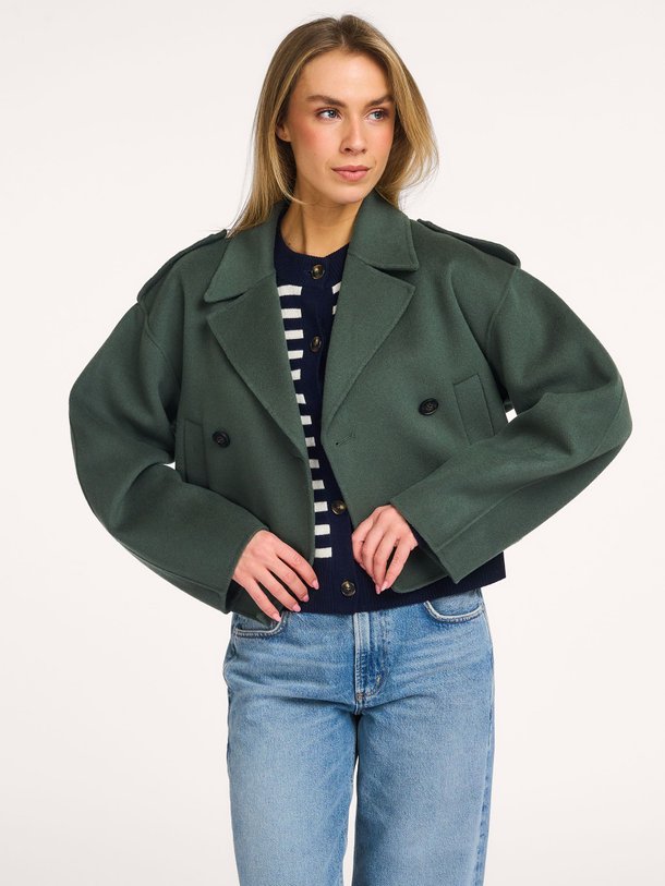 Ontdek de Beran wolmix mantel van Vanessa Bruno in de kleur Groen bij Orangebag. Op werkdagen voor 21:45 besteld, morgen in huis.