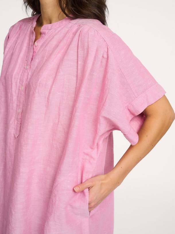 Ontdek de Amber linnen jurk van By-Bar in de kleur Roze bij Orangebag. Op werkdagen voor 21:45 besteld, morgen in huis.
