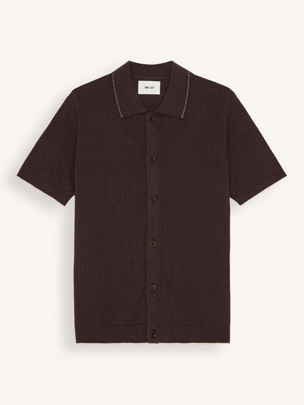 Ontdek de Nalo katoenen polo van NN.07 in de kleur Donkerbruin bij Orangebag. Op werkdagen voor 21:45 besteld, morgen in huis.